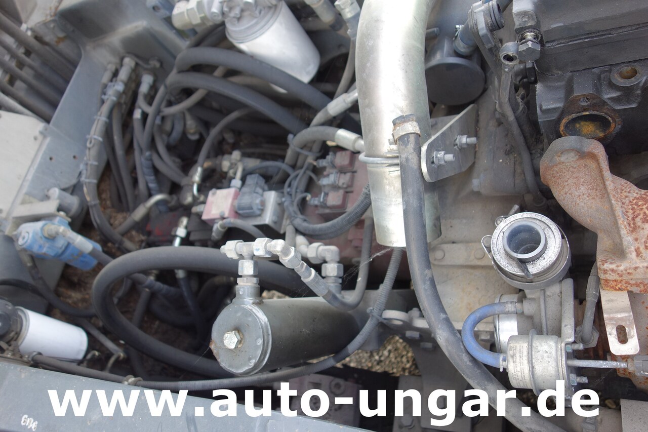 Gatvių šlavimo mašina Ravo C540 / 530 Kehrmaschine - Kärcher - Heckabsaugung - Motorschaden: foto 10