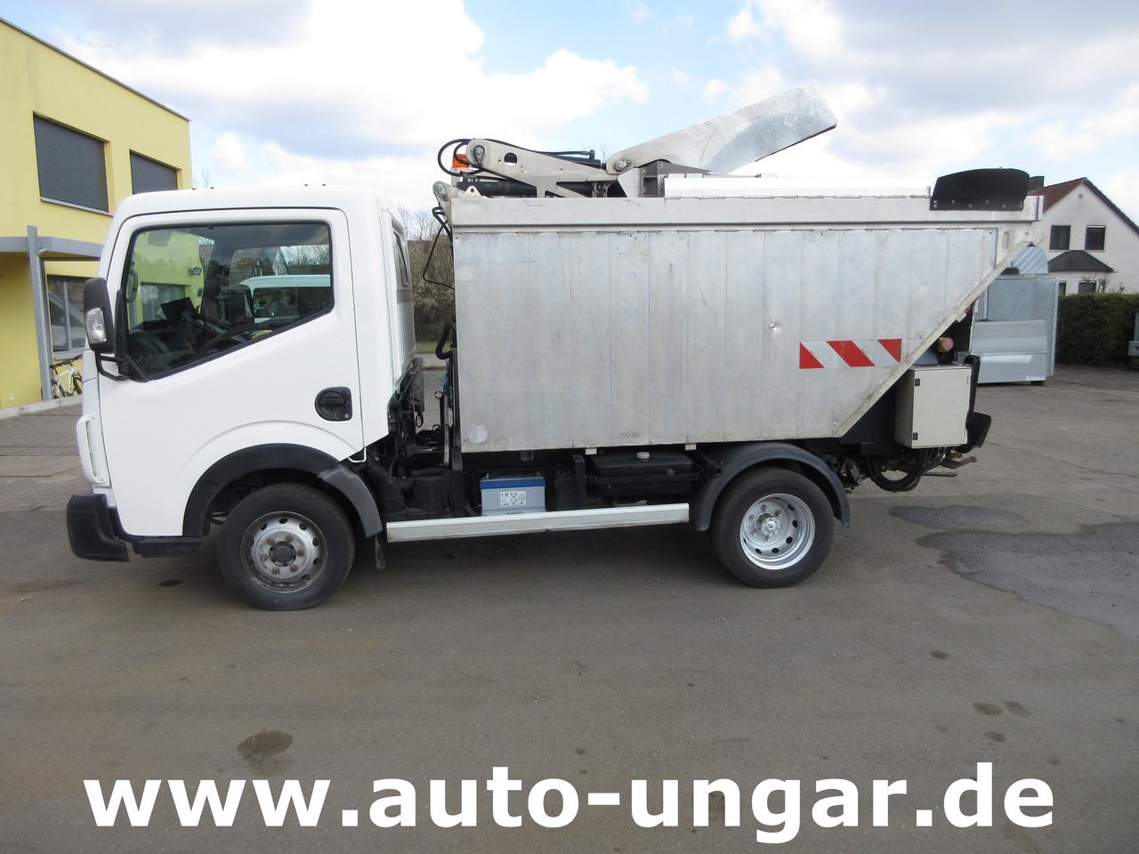 Renault Maxity 130 Müllwagen 3.500kg Lifter Presse Kipper Provence Benne Medium - Šiukšliavežis: foto 4 Renault Maxity 130 Müllwagen 3.500kg Lifter Presse Kipper Provence Benne Medium - Šiukšliavežis: foto 4