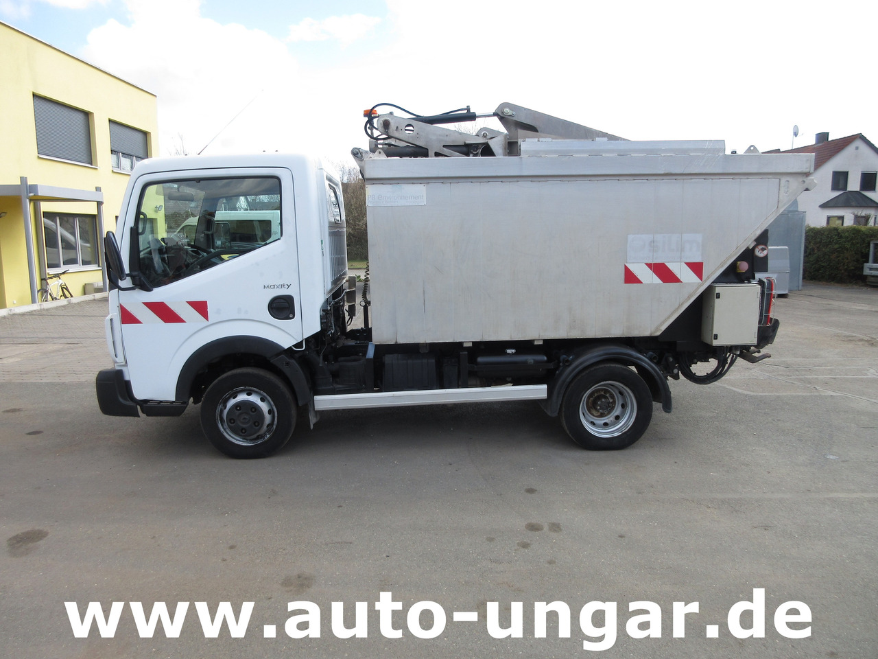 Renault Maxity Müllwagen 3.500kg Lifter Presse Kipper Tritt - Šiukšliavežis: foto 4 Renault Maxity Müllwagen 3.500kg Lifter Presse Kipper Tritt - Šiukšliavežis: foto 4