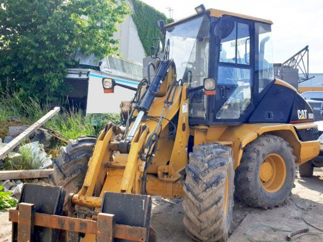 Caterpillar 908 (7t - Ratinis krautuvas: foto 2 Caterpillar 908 (7t - Ratinis krautuvas: foto 2
