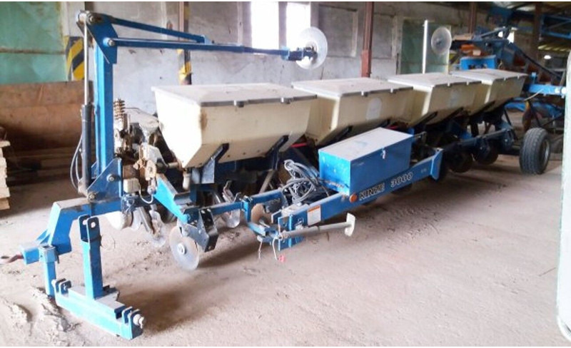 Kinze 3000 (8x lines 75 - Tikslaus išsėjimo sėjamoji: foto 2 Kinze 3000 (8x lines 75 - Tikslaus išsėjimo sėjamoji: foto 2