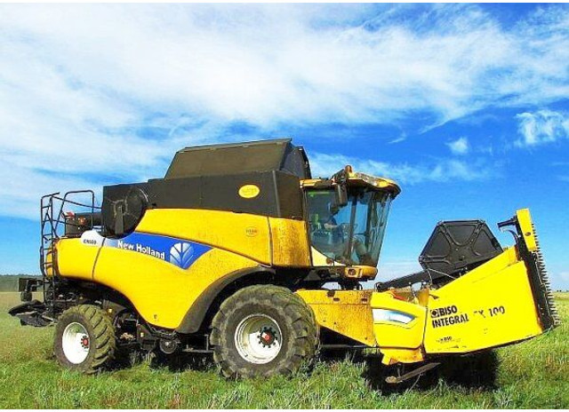 New Holland CR 980 (351) +BISO: VX 750 Crop Ranger +CX100 - Derliaus nuėmimo kombainas: foto 1 New Holland CR 980 (351) +BISO: VX 750 Crop Ranger +CX100 - Derliaus nuėmimo kombainas: foto 1