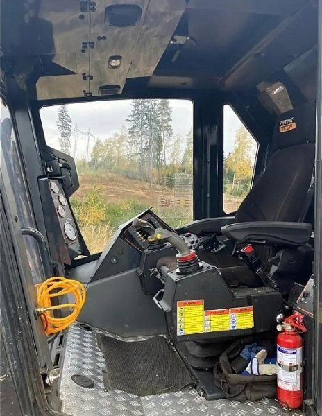 PrimeTech PT300 FAE 12t - Miško smulkintuvas: foto 5 PrimeTech PT300 FAE 12t - Miško smulkintuvas: foto 5
