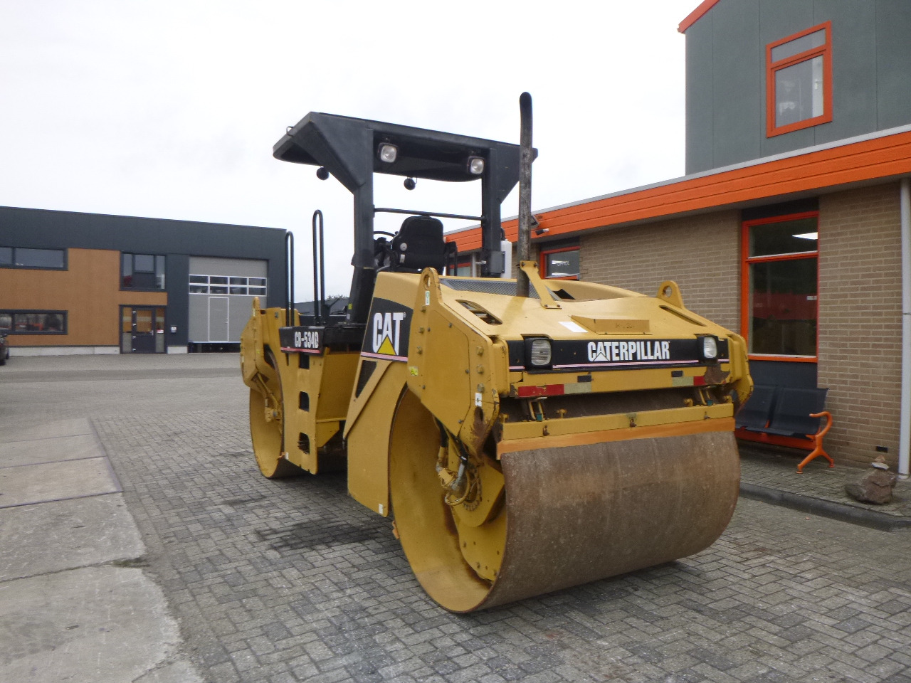 CATERPILLAR CB-534D - Asfalto volus: foto 3 CATERPILLAR CB-534D - Asfalto volus: foto 3