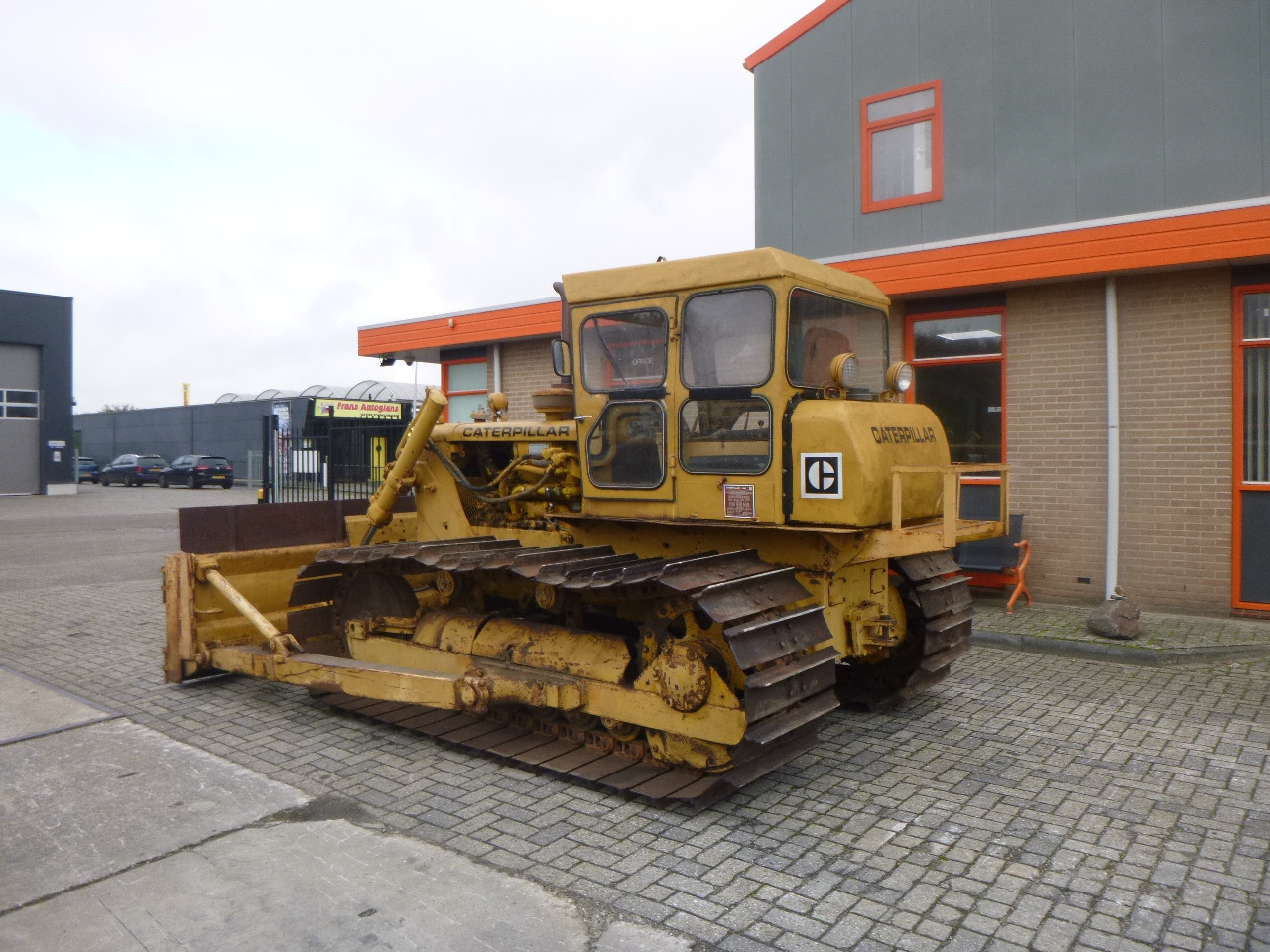 CATERPILLAR D4D LGP - Buldozeris: foto 3 CATERPILLAR D4D LGP - Buldozeris: foto 3
