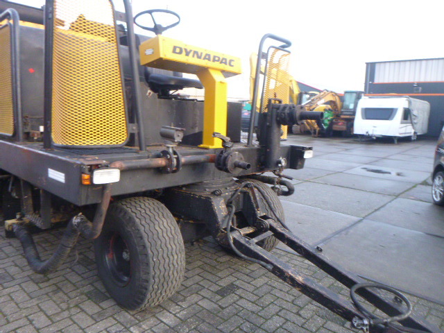 Asfalto mašina DYNAPAC HR21  Chip Spreader: foto 20