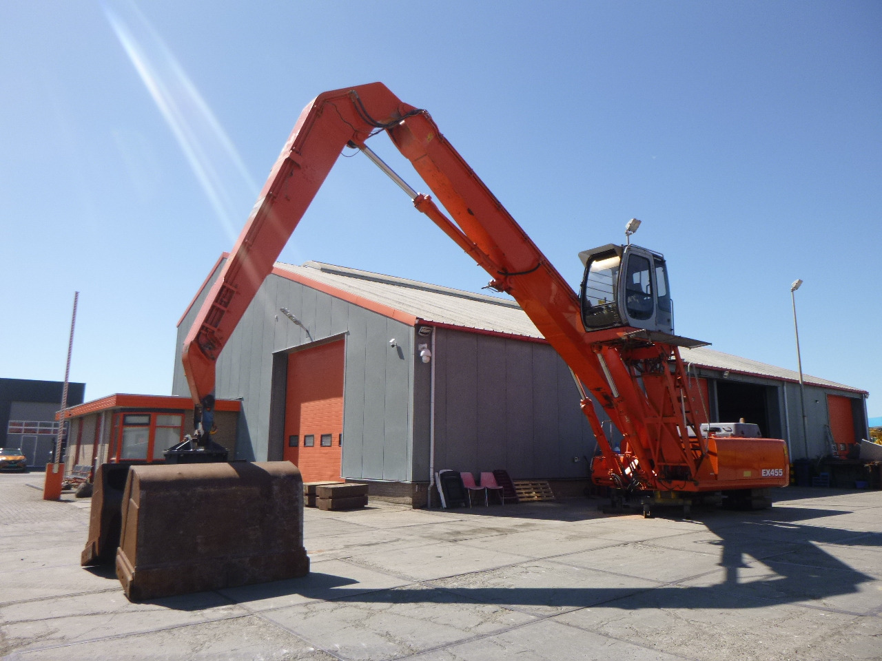 FIAT-HITACHI EX455 Stationary dock/ship material handler - Ekskavatorius su ilga strėle: foto 1 FIAT-HITACHI EX455 Stationary dock/ship material handler - Ekskavatorius su ilga strėle: foto 1