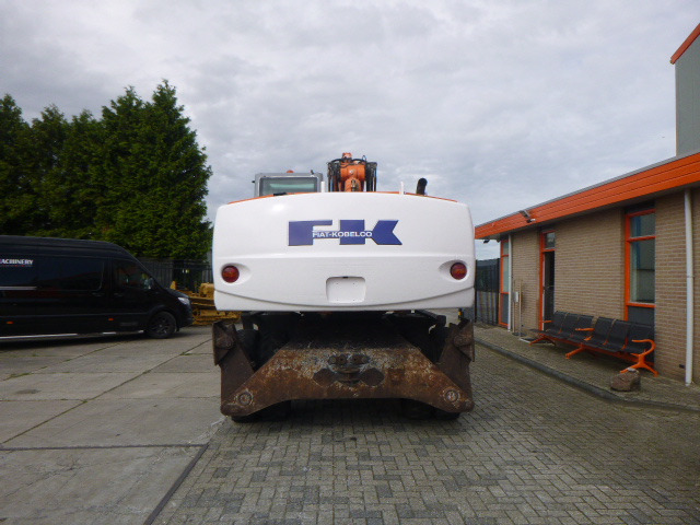 FIAT-KOBELCO E215W - Ratinis ekskavatorius: foto 4 FIAT-KOBELCO E215W - Ratinis ekskavatorius: foto 4