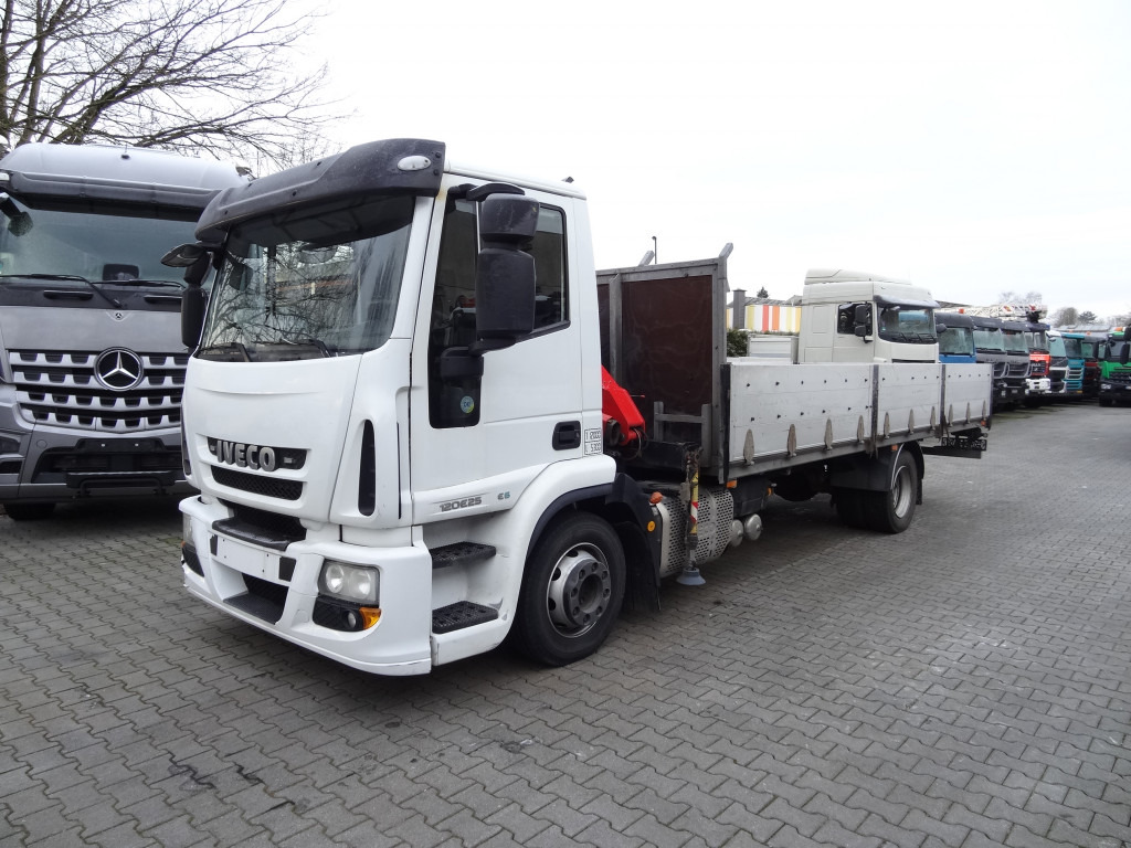 Iveco EuroCargo 120E25 Fassi F38 - Platforminis/ Bortinis sunkvežimis, Sunkvežimis su kranu: foto 1 Iveco EuroCargo 120E25 Fassi F38 - Platforminis/ Bortinis sunkvežimis, Sunkvežimis su kranu: foto 1