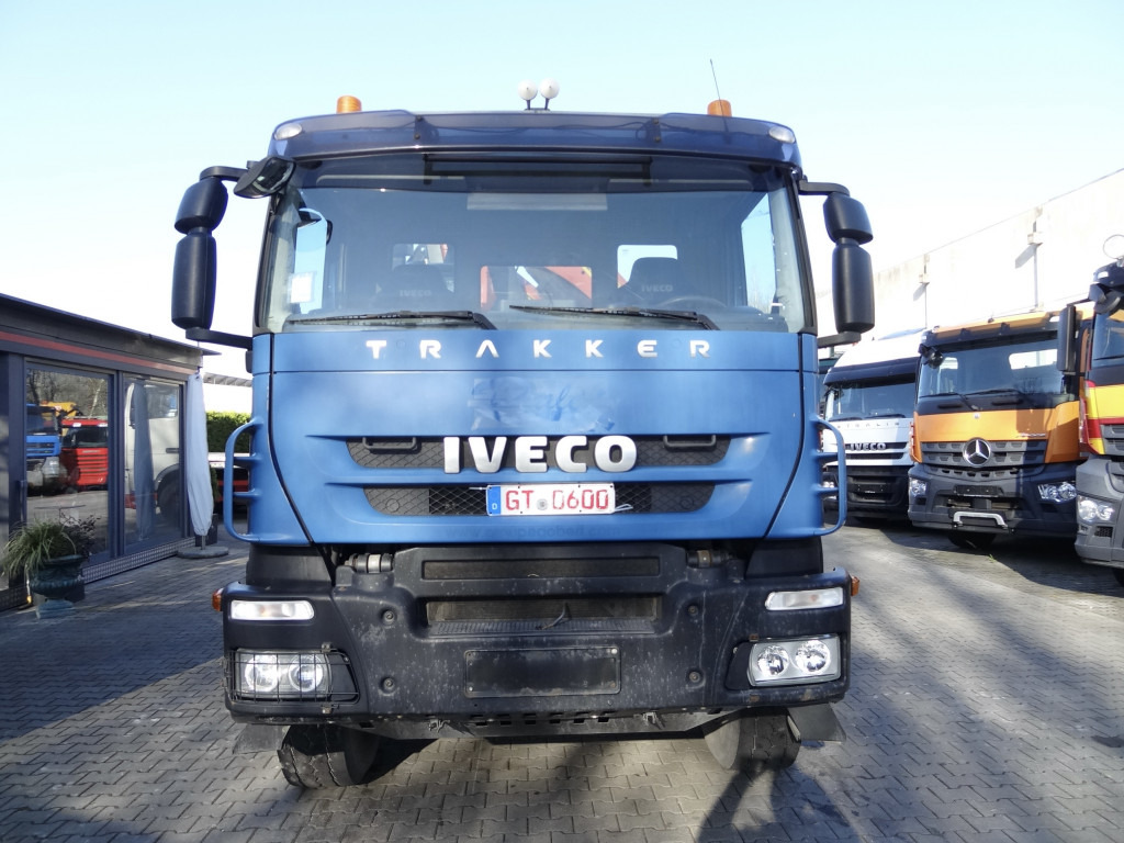 Iveco Trakker AD340T41 8X4 Kipper Kran Palfinger 23002 lizingą Iveco Trakker AD340T41 8X4 Kipper Kran Palfinger 23002: foto 9