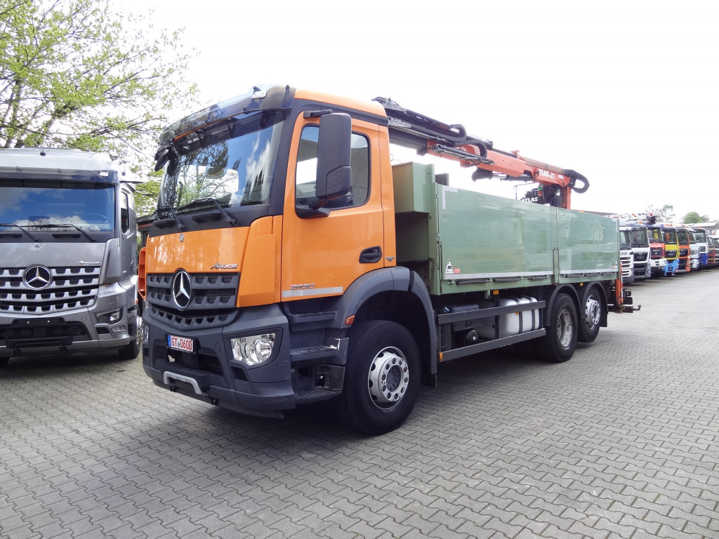 Mercedes-Benz Arocs 2630 6X2 Atlas 165.2 Baustoff - Platforminis/ Bortinis sunkvežimis, Sunkvežimis su kranu: foto 1 Mercedes-Benz Arocs 2630 6X2 Atlas 165.2 Baustoff - Platforminis/ Bortinis sunkvežimis, Sunkvežimis su kranu: foto 1