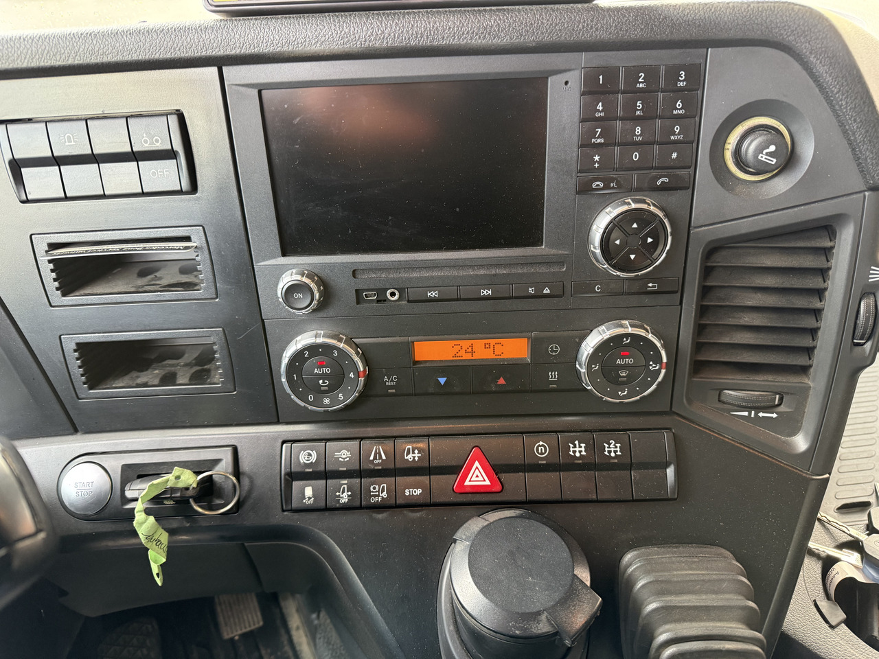 Mercedes-Benz Arocs 2653 6X4 Kran Kesla 2124L - Miškovežis, Sunkvežimis su kranu: foto 2 Mercedes-Benz Arocs 2653 6X4 Kran Kesla 2124L - Miškovežis, Sunkvežimis su kranu: foto 2