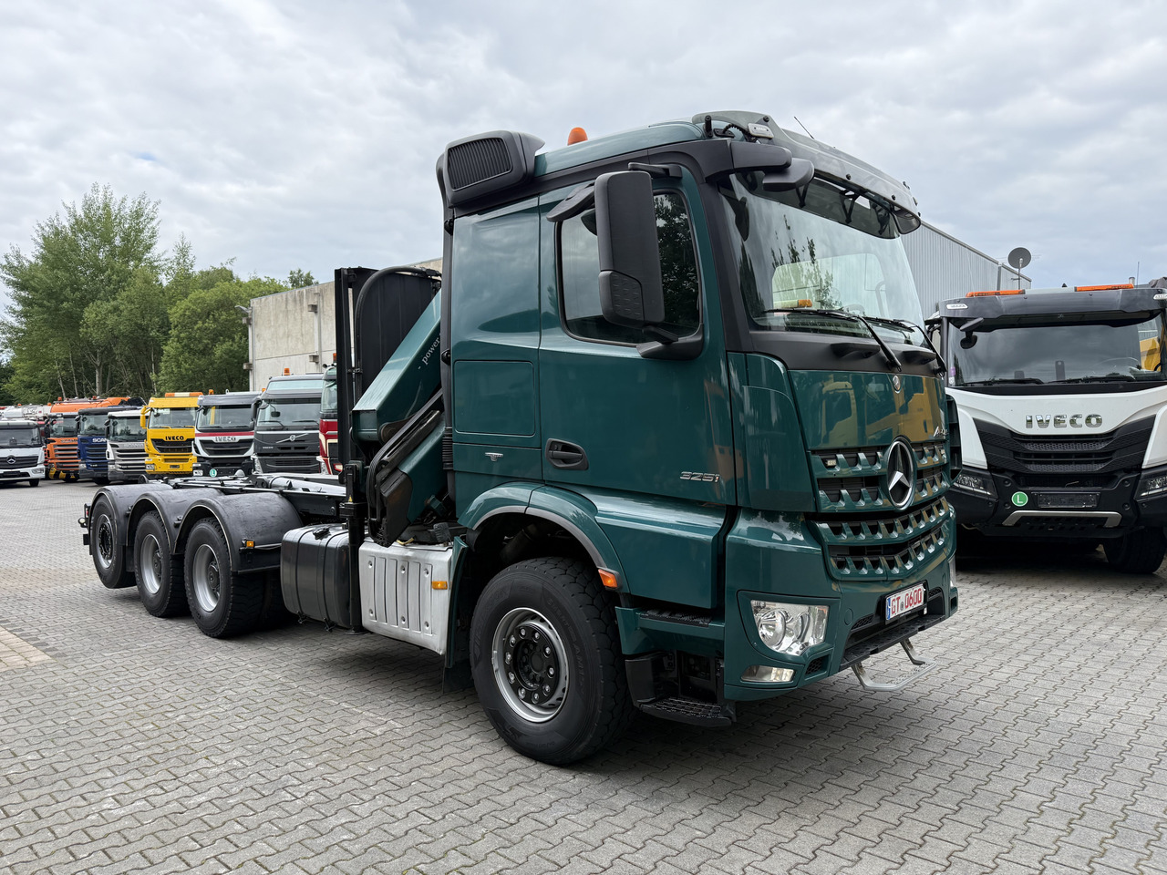 Hook-lift sunkvežimis, Sunkvežimis su kranu Mercedes-Benz Arocs 3251 8X4 Haken mit Kran HMF 2620 K5: foto 11 Hook-lift sunkvežimis, Sunkvežimis su kranu Mercedes-Benz Arocs 3251 8X4 Haken mit Kran HMF 2620 K5: foto 11