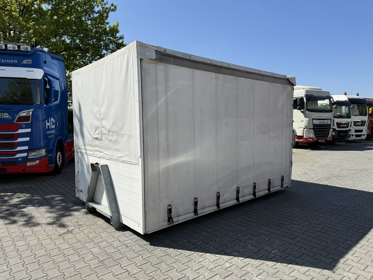 Plane/ Mulde/ Container Ex- Rotes Kreuz - Užtraukiamas konteineris: foto 1 Plane/ Mulde/ Container Ex- Rotes Kreuz - Užtraukiamas konteineris: foto 1