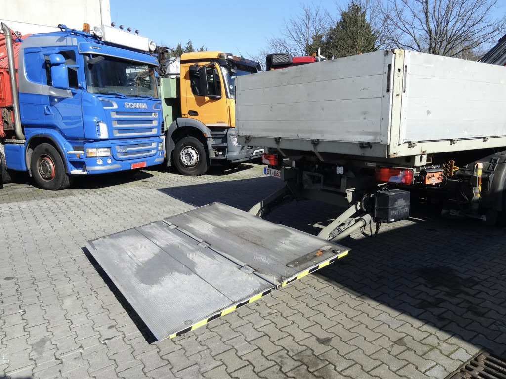Scania R440 6X2*4 Kran HMF 3000 bis 30 Meter - Sunkvežimis su kranu, Platforminis/ Bortinis sunkvežimis: foto 4 Scania R440 6X2*4 Kran HMF 3000 bis 30 Meter - Sunkvežimis su kranu, Platforminis/ Bortinis sunkvežimis: foto 4