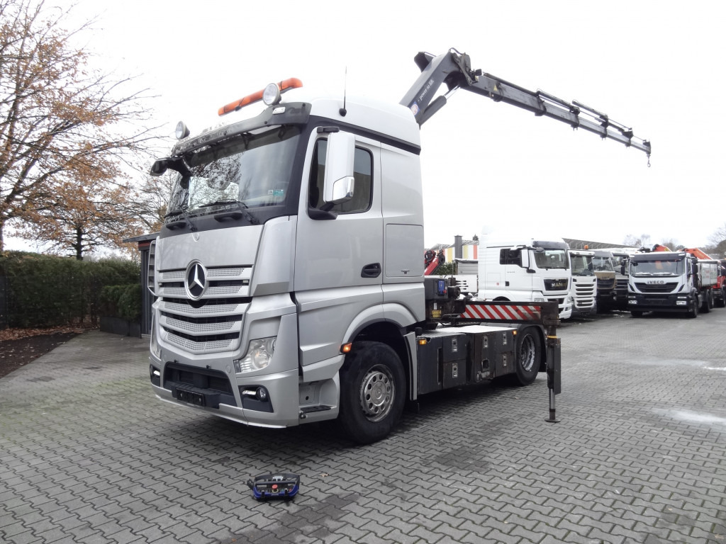 Mercedes-Benz Actros 1842LS Kran HMF 2020 bis 18 Meter - Vilkikas: foto 1 Mercedes-Benz Actros 1842LS Kran HMF 2020 bis 18 Meter - Vilkikas: foto 1