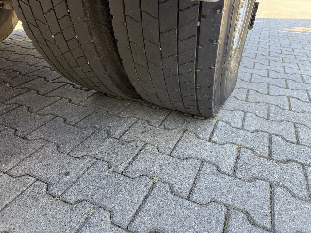 Volvo FM12 420 4X4 Kran MKG 300 bis 24 Meter - Platforminis/ Bortinis sunkvežimis, Sunkvežimis su kranu: foto 4 Volvo FM12 420 4X4 Kran MKG 300 bis 24 Meter - Platforminis/ Bortinis sunkvežimis, Sunkvežimis su kranu: foto 4
