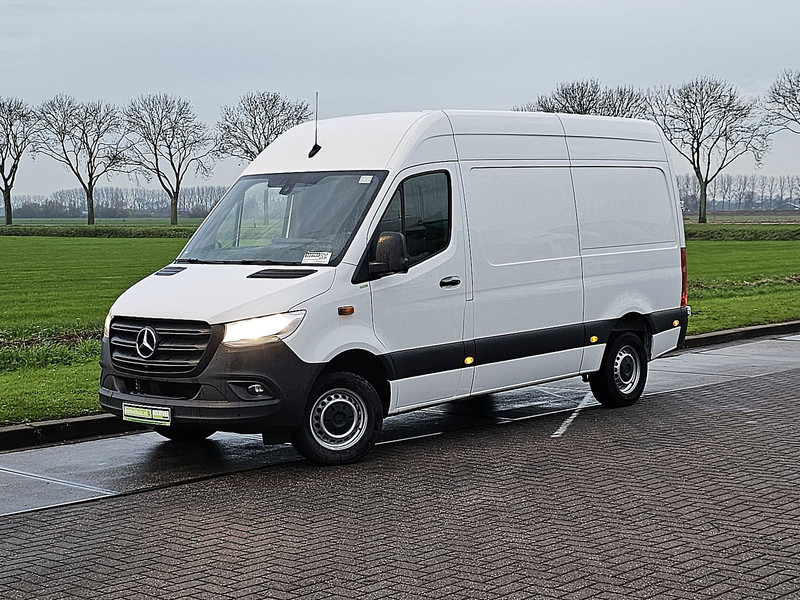 Mercedes-Benz Sprinter 317 L2H2 Mbux Navi RWD! - Krovininis mikroautobusas: foto 2 Mercedes-Benz Sprinter 317 L2H2 Mbux Navi RWD! - Krovininis mikroautobusas: foto 2
