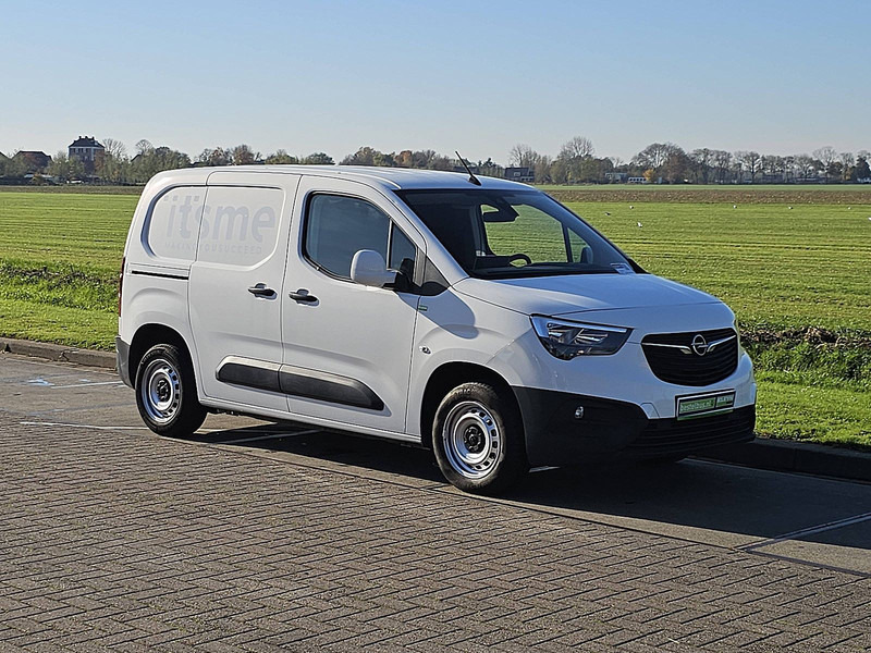 Opel Combo 1.6 D - Furgonas su krovinių dėže: foto 5 Opel Combo 1.6 D - Furgonas su krovinių dėže: foto 5