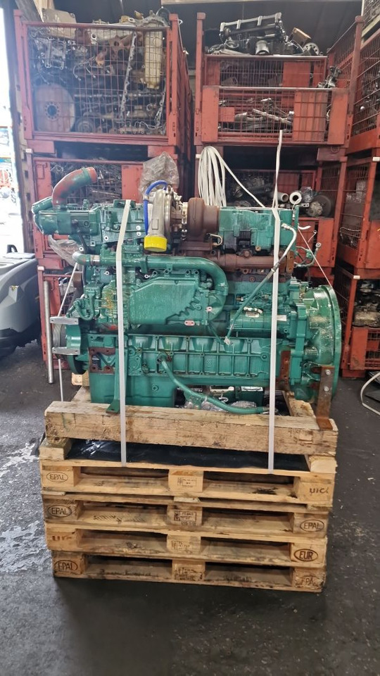 Volvo D8J Engine – In Process of Recon (Plant) - Variklis - Statybinė technika: foto 1 Volvo D8J Engine – In Process of Recon (Plant) - Variklis - Statybinė technika: foto 1