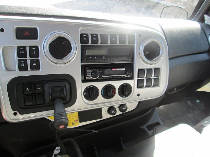 Ford Cabine - Kabina ir interjeras: foto 5 Ford Cabine - Kabina ir interjeras: foto 5