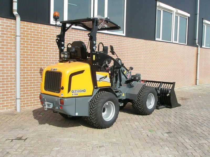 Giant G2500 - Vikšrinis mini krautuvas: foto 4 Giant G2500 - Vikšrinis mini krautuvas: foto 4