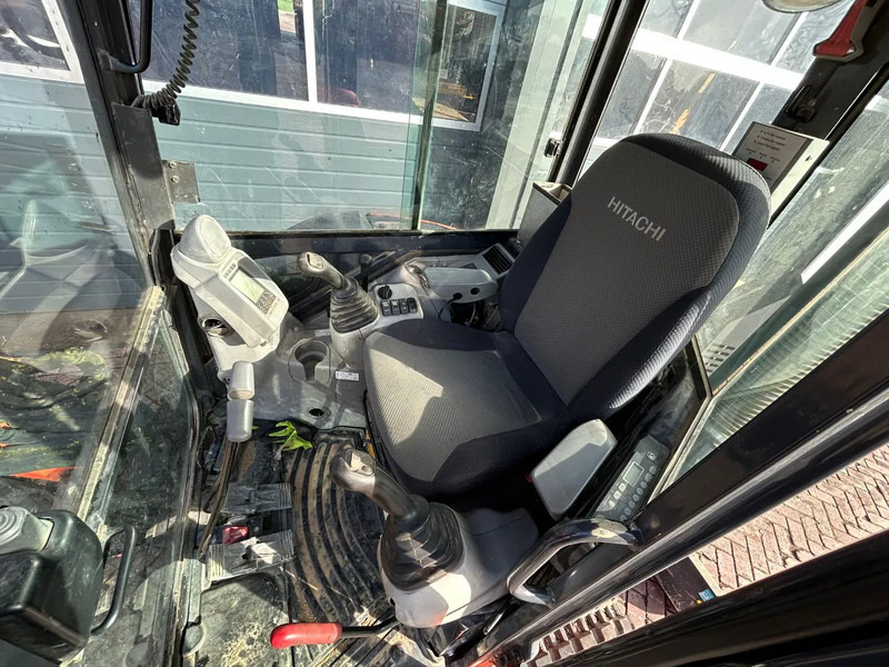 Mini ekskavatorius Hitachi ZX38U-5A CLR: foto 8 Mini ekskavatorius Hitachi ZX38U-5A CLR: foto 8