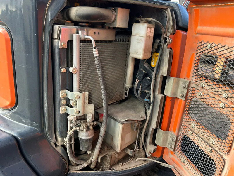 Mini ekskavatorius Hitachi ZX38U-5A CLR: foto 6 Mini ekskavatorius Hitachi ZX38U-5A CLR: foto 6