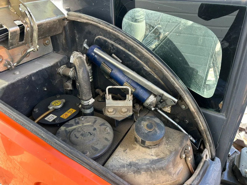 Mini ekskavatorius Hitachi ZX38U-5A CLR: foto 7 Mini ekskavatorius Hitachi ZX38U-5A CLR: foto 7