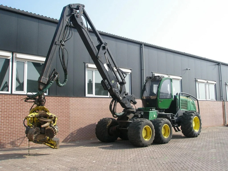 John Deere 1270E - Harvesteris: foto 1 John Deere 1270E - Harvesteris: foto 1