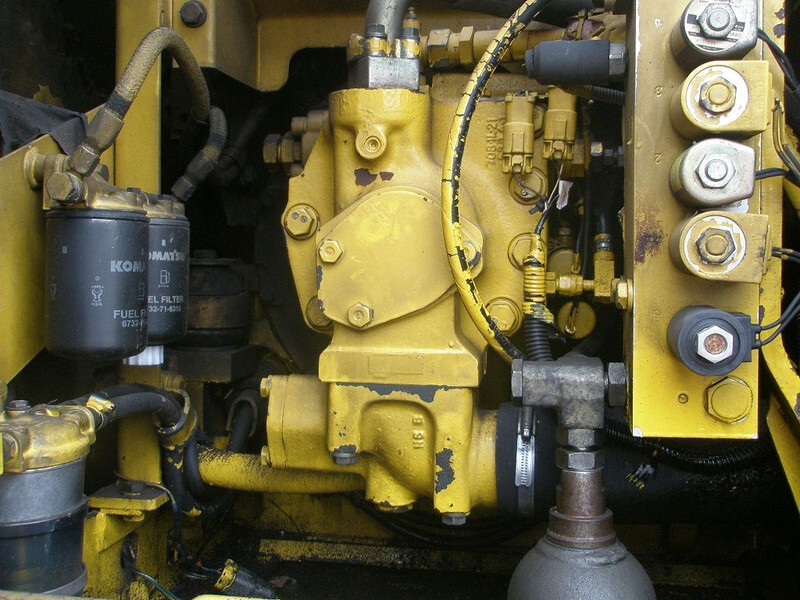 Komatsu PW 130ES-6K - Ratinis ekskavatorius: foto 5 Komatsu PW 130ES-6K - Ratinis ekskavatorius: foto 5