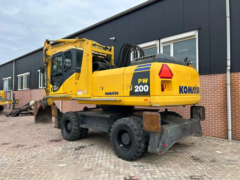 Komatsu PW200 - Ratinis ekskavatorius: foto 2 Komatsu PW200 - Ratinis ekskavatorius: foto 2
