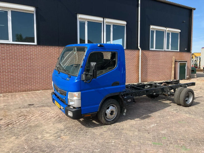 FUSO Canter - Komercinis automobilis: foto 1 FUSO Canter - Komercinis automobilis: foto 1