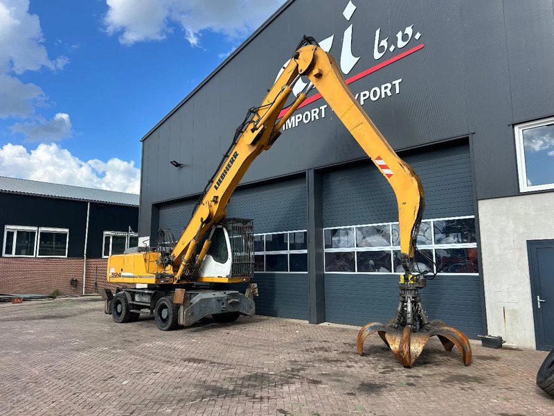 Liebherr A924C - Ekskavatorius su ilga strėle: foto 2 Liebherr A924C - Ekskavatorius su ilga strėle: foto 2