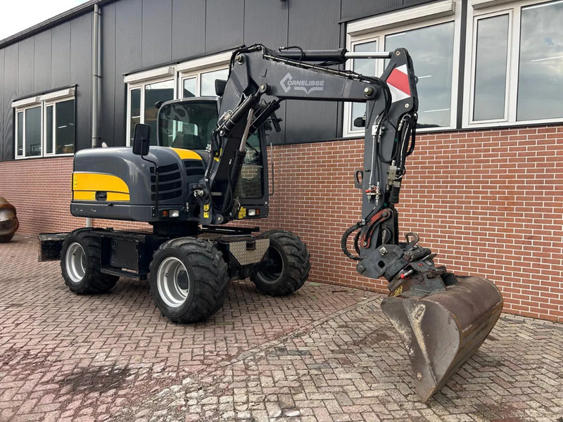 Terex TW75 - Ratinis ekskavatorius: foto 2 Terex TW75 - Ratinis ekskavatorius: foto 2