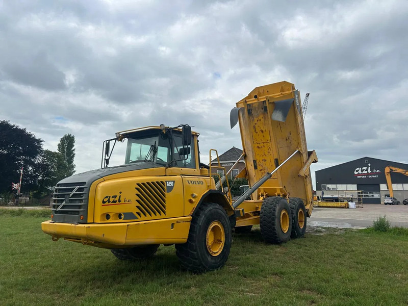 Volvo A25D - Šarnyrinis savivartis: foto 2 Volvo A25D - Šarnyrinis savivartis: foto 2