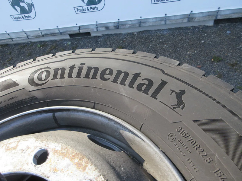 Continental 315/70R 22.5 CONTINENTAL BANDEN 4 STUKS MET STAAL WIEL - Padanga - Sunkvežimis: foto 5 Continental 315/70R 22.5 CONTINENTAL BANDEN 4 STUKS MET STAAL WIEL - Padanga - Sunkvežimis: foto 5