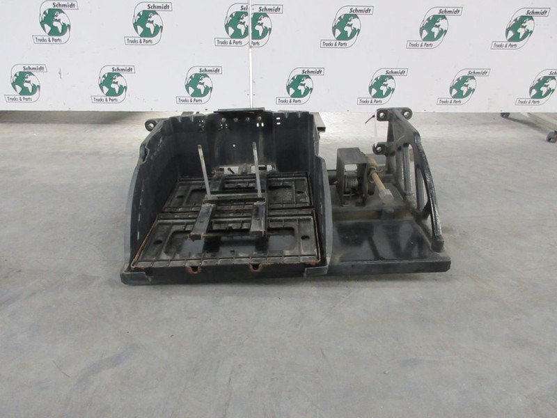 DAF 19226980/2049055 ACCUDEKSEL MET BANDEN LIER XF CF EURO 6 - Akumuliatorius - Sunkvežimis: foto 3 DAF 19226980/2049055 ACCUDEKSEL MET BANDEN LIER XF CF EURO 6 - Akumuliatorius - Sunkvežimis: foto 3