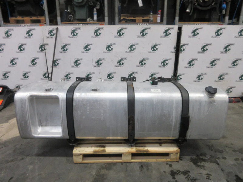 DAF 1944801 DIESELTANK 845 LITER INHOUD DAF XF CF EURO 6 - Degalų bakas - Sunkvežimis: foto 4 DAF 1944801 DIESELTANK 845 LITER INHOUD DAF XF CF EURO 6 - Degalų bakas - Sunkvežimis: foto 4