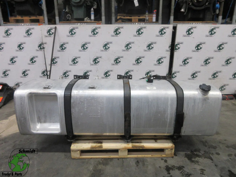 DAF 1944801 DIESELTANK 845 LITER INHOUD DAF XF CF EURO 6 - Degalų bakas - Sunkvežimis: foto 1 DAF 1944801 DIESELTANK 845 LITER INHOUD DAF XF CF EURO 6 - Degalų bakas - Sunkvežimis: foto 1