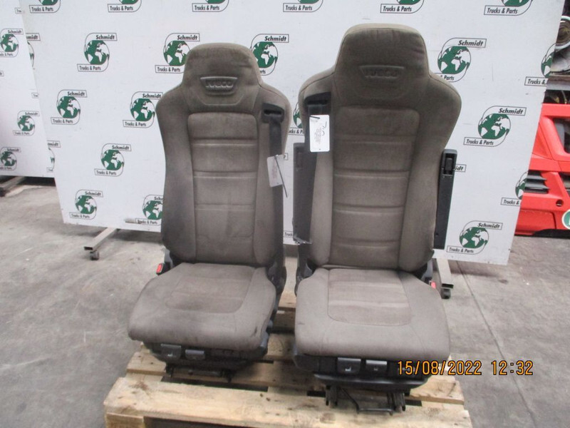 Iveco 5801416515 // 5801419691 HI WAY EURO 6 RECHT EN LINKS - Sėdynė - Sunkvežimis: foto 4 Iveco 5801416515 // 5801419691 HI WAY EURO 6 RECHT EN LINKS - Sėdynė - Sunkvežimis: foto 4