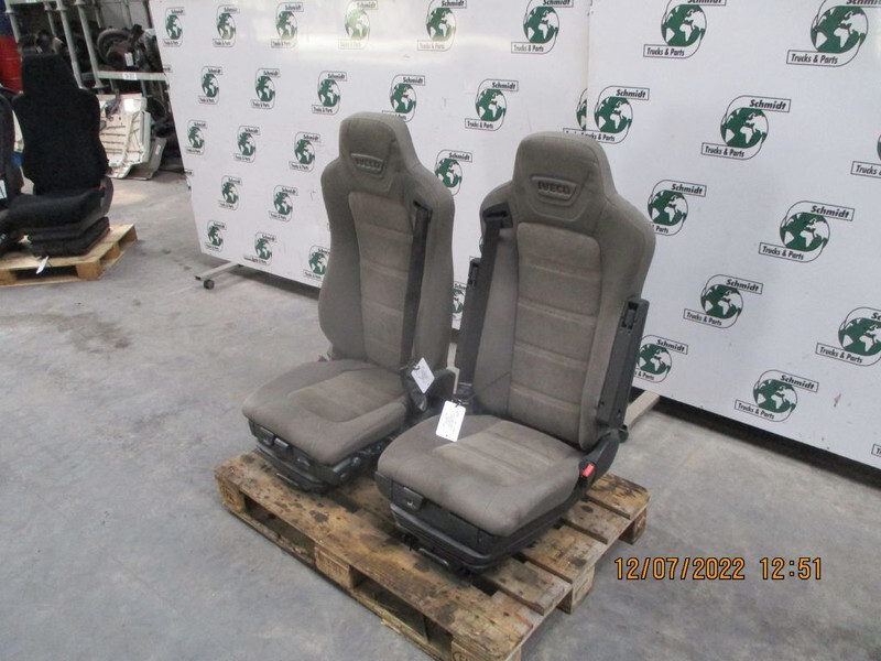 Iveco 5801416515 // 5801419691 HI WAY EURO 6 RECHT EN LINKS - Sėdynė - Sunkvežimis: foto 2 Iveco 5801416515 // 5801419691 HI WAY EURO 6 RECHT EN LINKS - Sėdynė - Sunkvežimis: foto 2
