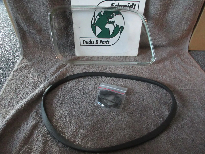Mercedes-Benz A 000 826 47 10 KOPLAMP GLAS MERCEDES BENZ MP3 EURO 5 NIEUWE !!!! - Priekinis žibintas - Sunkvežimis: foto 2 Mercedes-Benz A 000 826 47 10 KOPLAMP GLAS MERCEDES BENZ MP3 EURO 5 NIEUWE !!!! - Priekinis žibintas - Sunkvežimis: foto 2