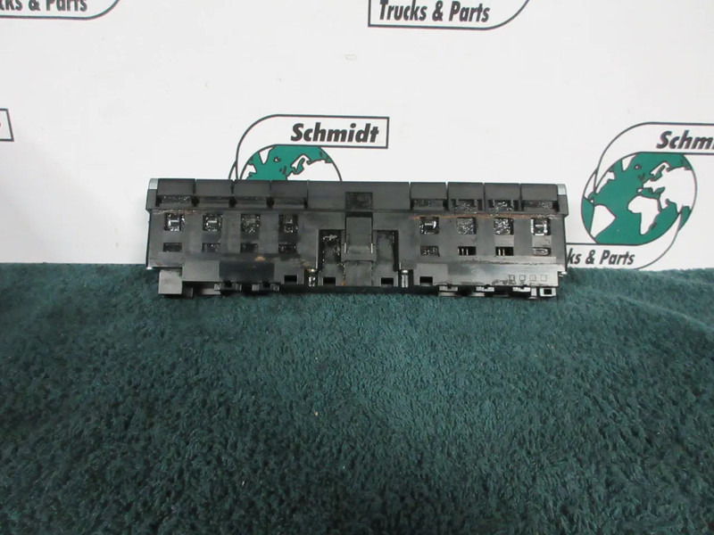 Mercedes-Benz A 960 446 10 23 PANNEL MODULEN MERCEDES 1842 EURO 6 - Elektros sistema - Sunkvežimis: foto 2 Mercedes-Benz A 960 446 10 23 PANNEL MODULEN MERCEDES 1842 EURO 6 - Elektros sistema - Sunkvežimis: foto 2