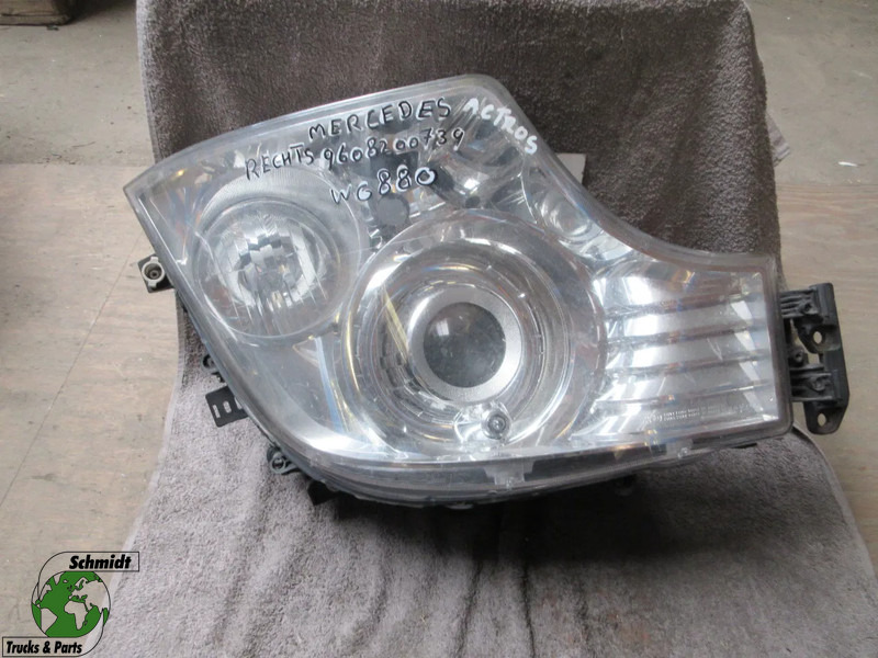 Mercedes-Benz A 960 820 07 39 KOPLAMP XENOS MERCEDES BENZ 1845 MP4 RECHTS EURO 6 - Priekinis žibintas - Sunkvežimis: foto 1 Mercedes-Benz A 960 820 07 39 KOPLAMP XENOS MERCEDES BENZ 1845 MP4 RECHTS EURO 6 - Priekinis žibintas - Sunkvežimis: foto 1