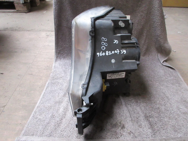 Mercedes-Benz A 960 820 07 39 KOPLAMP XENOS MERCEDES BENZ 1845 MP4 RECHTS EURO 6 - Priekinis žibintas - Sunkvežimis: foto 5 Mercedes-Benz A 960 820 07 39 KOPLAMP XENOS MERCEDES BENZ 1845 MP4 RECHTS EURO 6 - Priekinis žibintas - Sunkvežimis: foto 5
