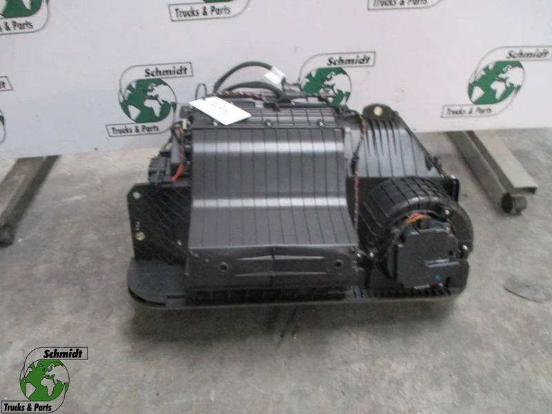 Mercedes-Benz A 960 830 22 60 KACHEL HUIS MP 4 EURO 6 - Šildymas/ Ventiliacija - Sunkvežimis: foto 1 Mercedes-Benz A 960 830 22 60 KACHEL HUIS MP 4 EURO 6 - Šildymas/ Ventiliacija - Sunkvežimis: foto 1