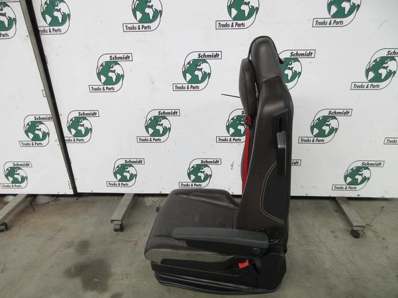 Renault 7484561430 BESTUURDERSTOEL T 520 EURO 6 - Sėdynė - Sunkvežimis: foto 3 Renault 7484561430 BESTUURDERSTOEL T 520 EURO 6 - Sėdynė - Sunkvežimis: foto 3