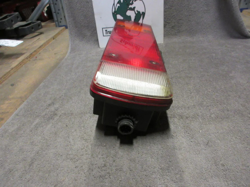 Scania 1792376 // 1792375 //ACHTERLAMP SCANIA R 450 EURO 6 RECHTS & LINKS - Galinis žibintas - Sunkvežimis: foto 2 Scania 1792376 // 1792375 //ACHTERLAMP SCANIA R 450 EURO 6 RECHTS & LINKS - Galinis žibintas - Sunkvežimis: foto 2