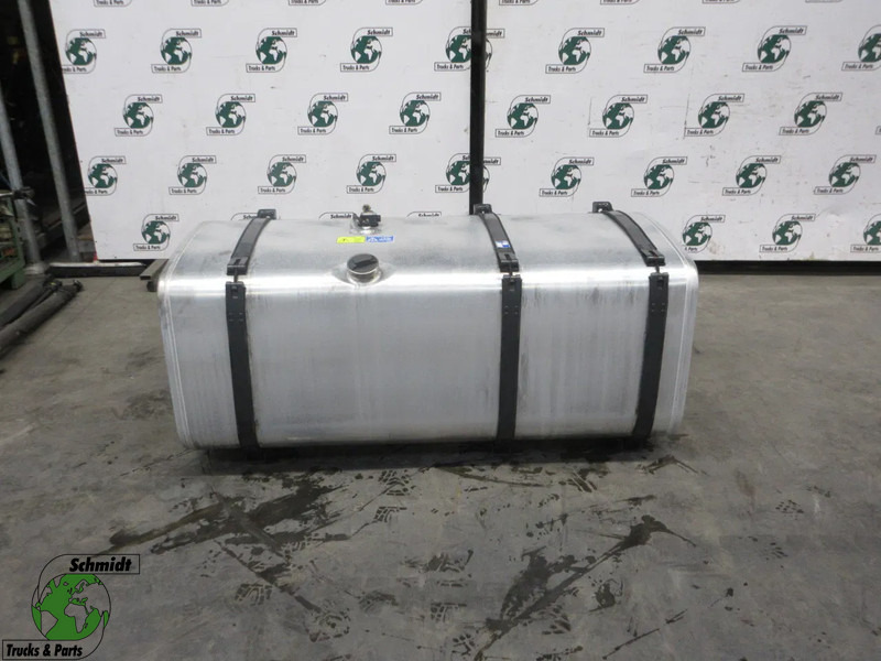 Scania 1871193 // 700 LITER INHOUD SCANIA P 410 NGS MODEL 2022 - Degalų bakas - Sunkvežimis: foto 1 Scania 1871193 // 700 LITER INHOUD SCANIA P 410 NGS MODEL 2022 - Degalų bakas - Sunkvežimis: foto 1